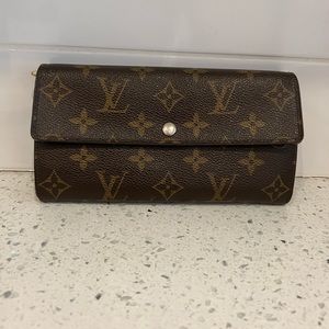 COPY - Authentic 💯 LOUIS VUITTON Wallet
Women’s Long LV Wallet - Made In France